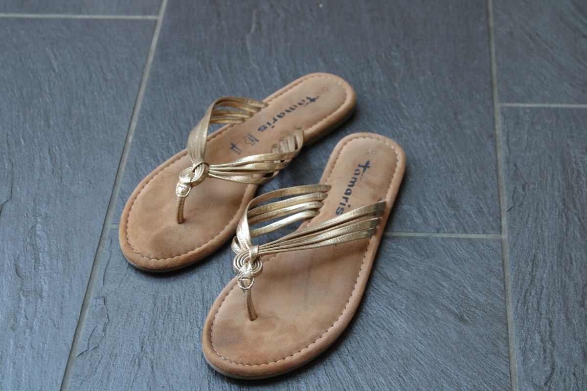 Tamaris Scarpe da donna: Tamaris Sandalen Gold, Gr. 37 – Usato da Unterkulm venduto da Chipsi0709 1