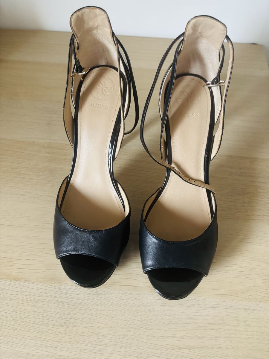 Guess Damenschuhe: Chaussures guess taille 40  – Gebraucht aus Troistorrents von gag_k7q6 1