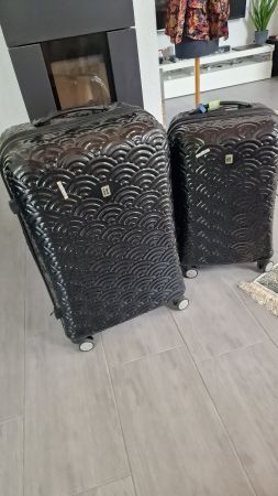 Schönes Hartschalen-Koffer-Set