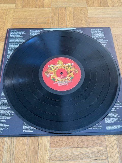 Dischi in vinile: Elton John 1992 One (LP 1st issue + Inner) – Usato da Territet venduto da Yvanz 1