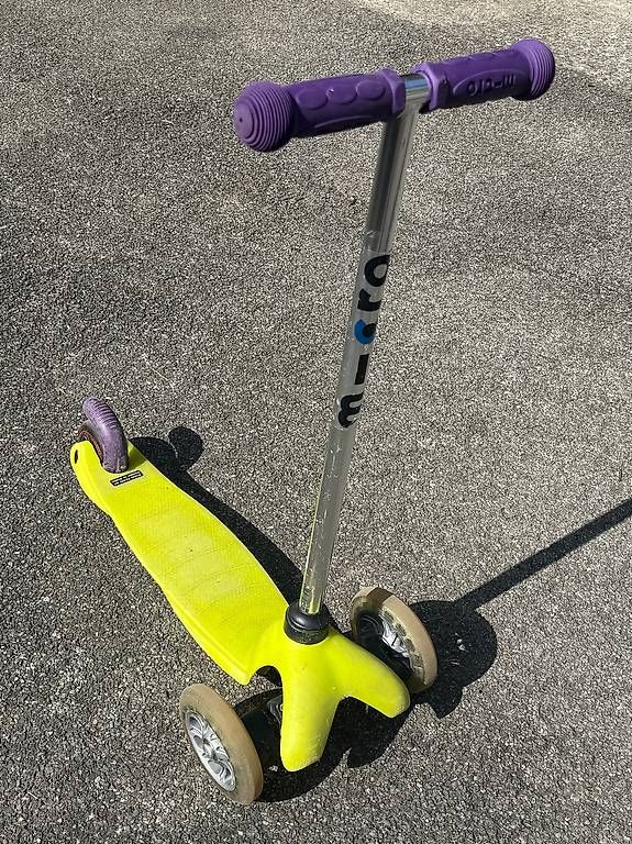Micro Kickboard: Mini-Micro Trottinette mit LED Räder – Usato da Bäch SZ venduto da MonaBe 2