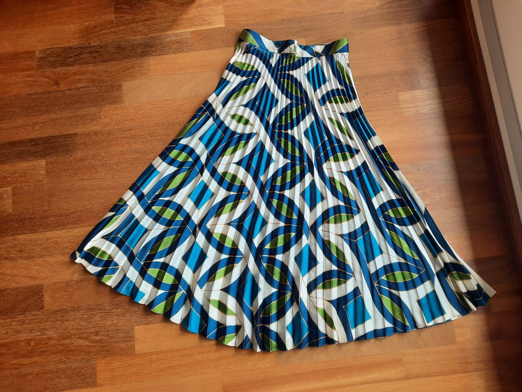 Mango Gonne: MANGO  Damen Plisseerock Gr.S ***NEU*** – Nuovo (secondo la descrizione) da Buchs SG venduto da miska01