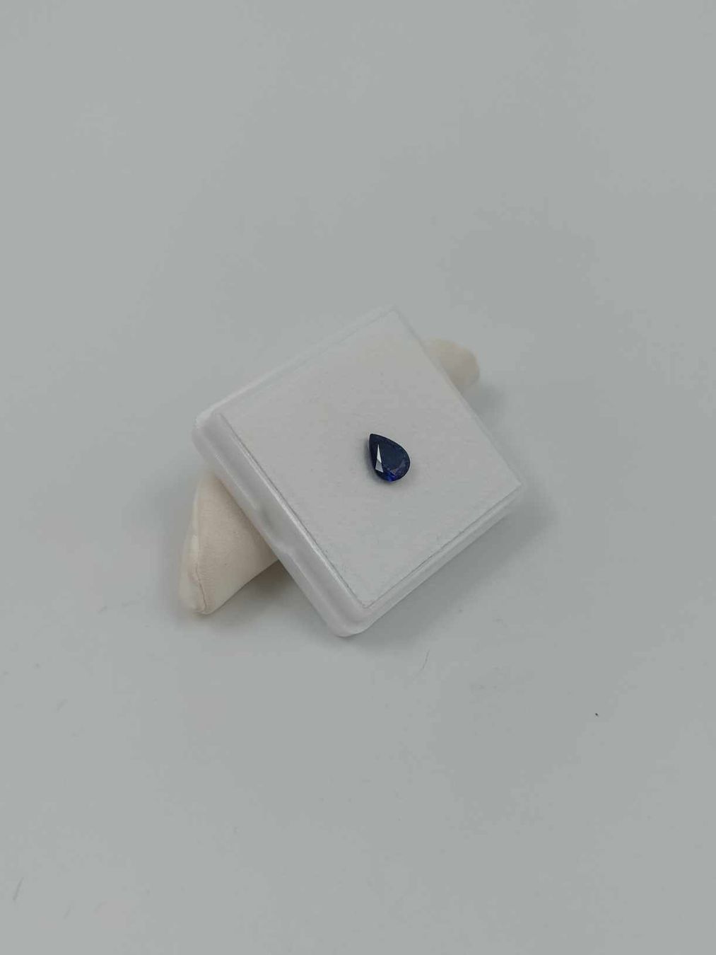 Edelsteine: 1 BLAUER SAPHIR AUS SRI LANKA 1.56 CT. – Gebraucht aus Luzern von EdiGem 2