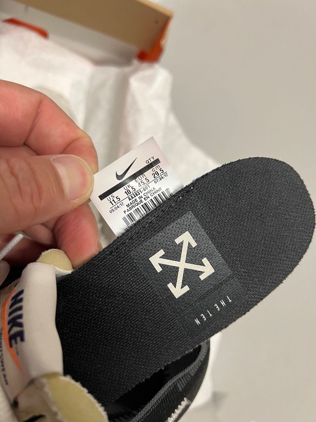 Nike Scarpe da uomo: Air VaporMax Off-White - EU 45.5 – Nuovo e nell'imballaggio originale da Bern venduto da ElevenFive 7
