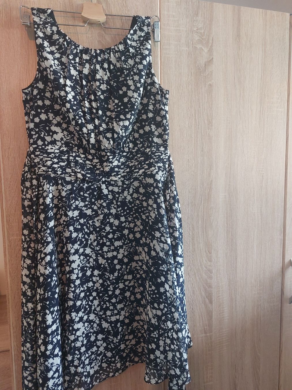 Esprit Kleider: Kleid Esprit Blumenmuster dunkelblau Grösse 40 – Gebraucht aus Fraubrunnen von magdalena27