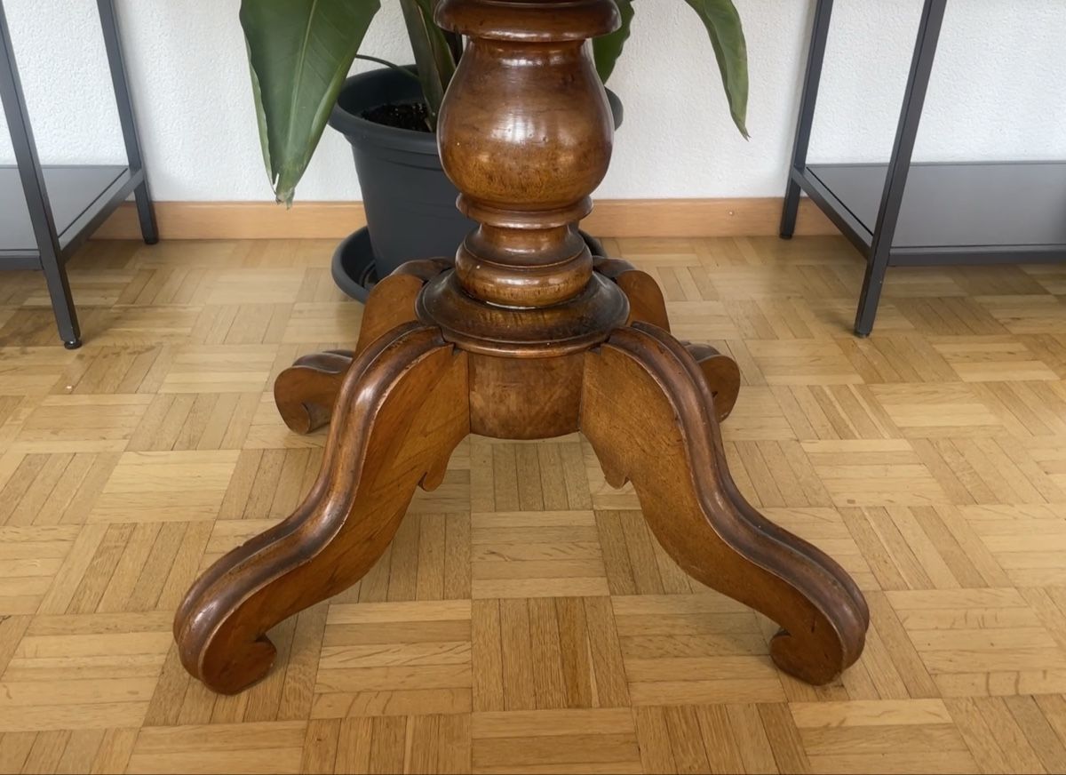 Tische: Antiker Holztisch – Gebraucht aus Olten von LaraBuettiker 1
