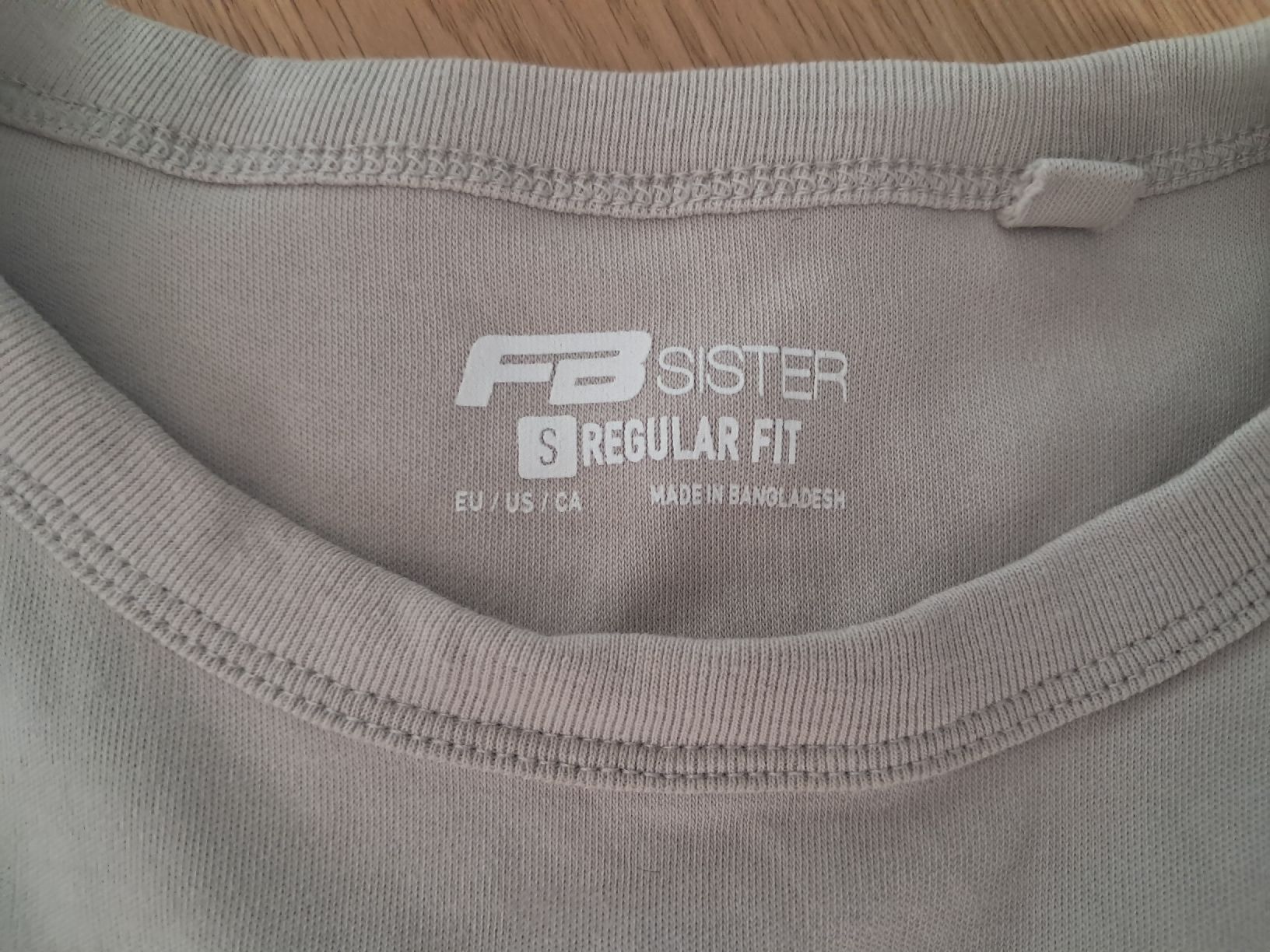 T-shirts: T-Shirt FB Sister Regular Fit  – D'occasion à Biel/Bienne par sof_yx5y 2