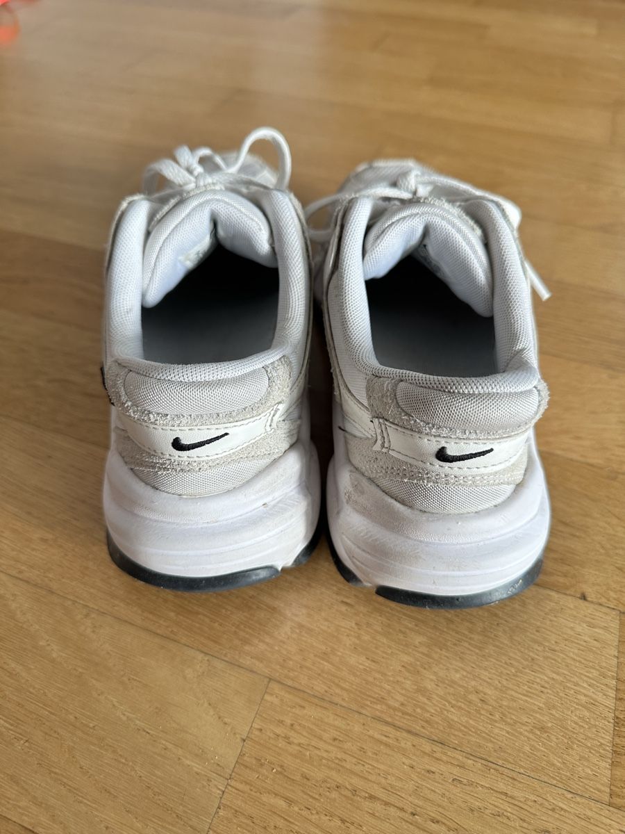 Nike Damenschuhe: Nike Sneaker weiss Grösse 39 – Gebraucht aus Wallisellen von BIANCA_101 2