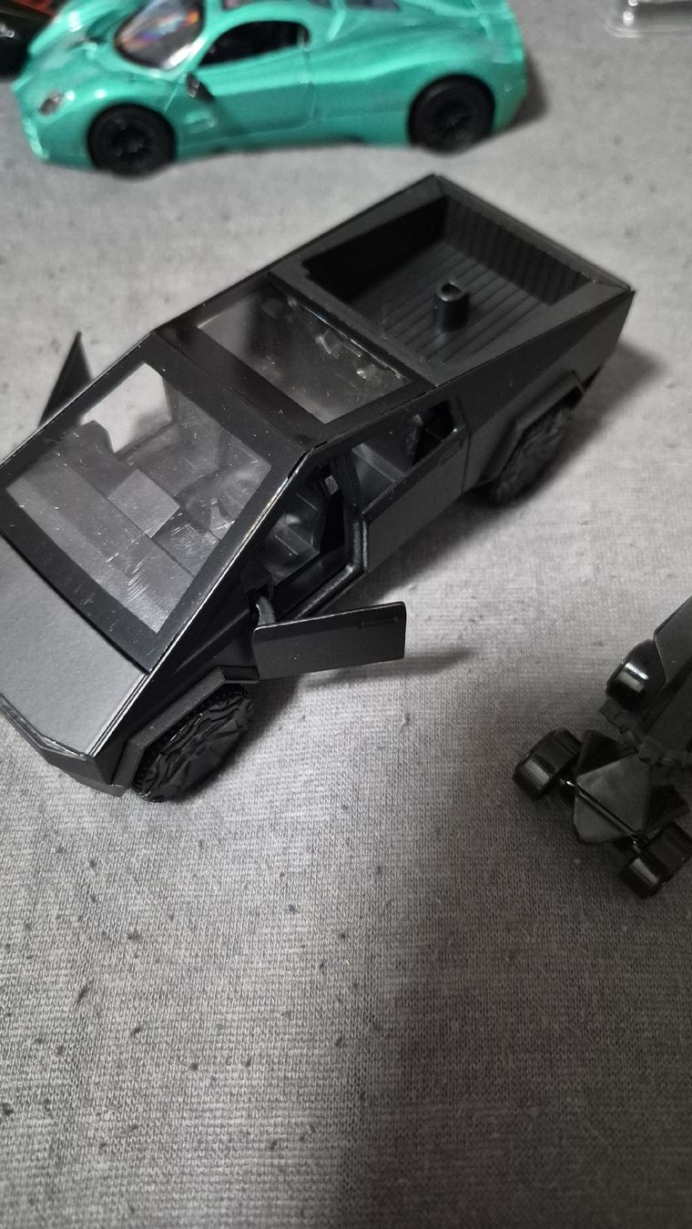 Tesla Modellautos: Tesla Cybertruck und Tesla quad – Neu (gemäss Beschreibung) aus Jona von Rdiaz77 3