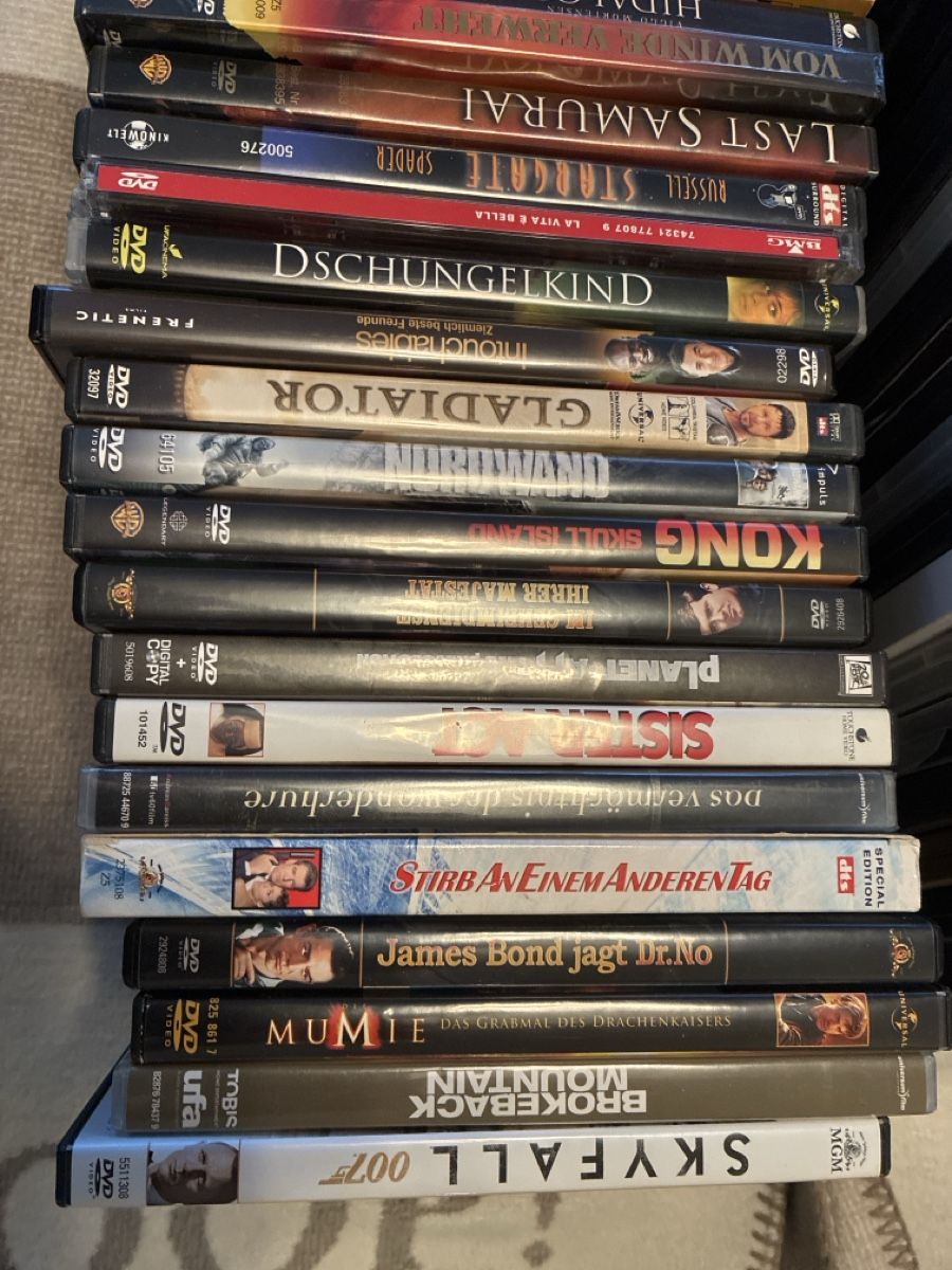 Tutti i DVDs: DVD-Sammlung (ca. 80 Stück) – Usato da Oftringen venduto da westman 1