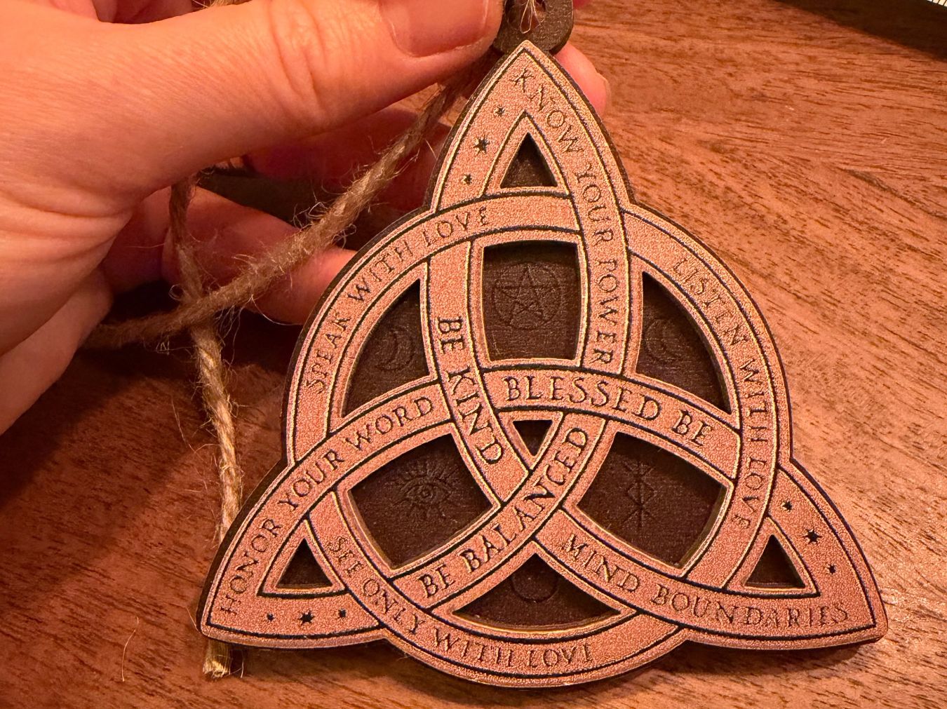 Tutte le decorazioni: Triqueta Anhänger/Deco  aus Holz – Nuovo (secondo la descrizione) da Gams venduto da Mariawicca 5