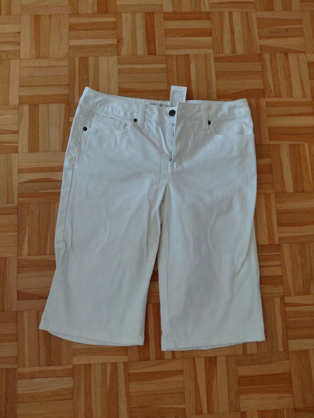 Jeans: Damen Bermuda weiss gr 38 – Nuovo (secondo la descrizione) da Aesch BL venduto da shiva0211