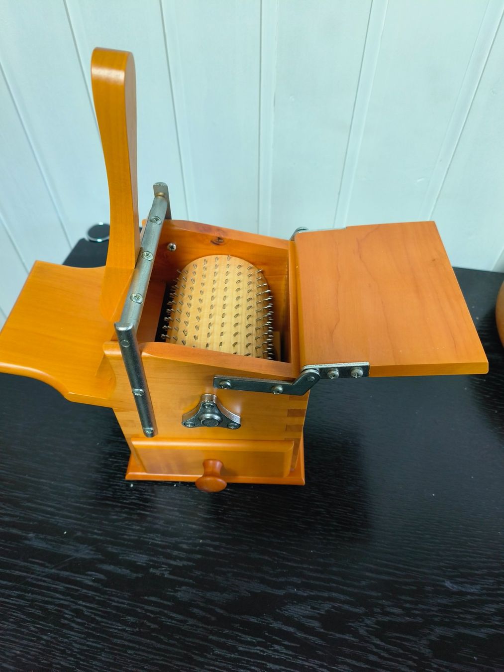 Alessi Elettrodomestici da cucina: Râpe à Parmesan ALESSI – Usato da Les Monts de Corsier venduto da Uzbek 3