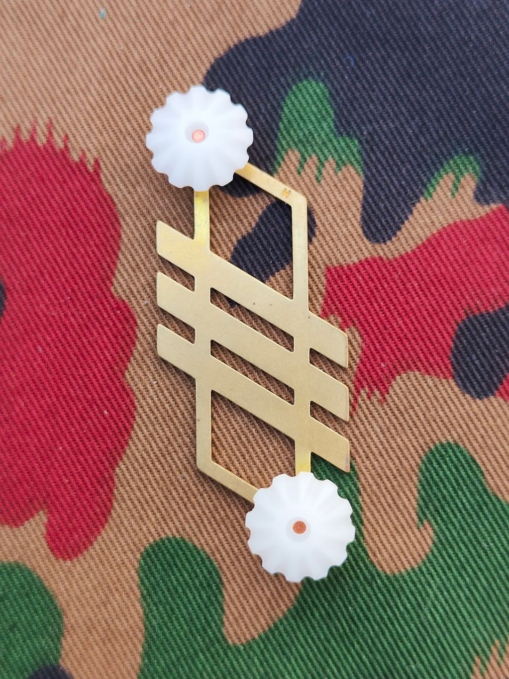 Schweizer Armee Placchette & Badge: Gradabzeichen Hauptmann Ord. 1990, Variante 2 – Usato da Bauma venduto da SwissMilitaria 1