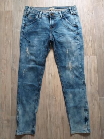 NILE Jeans taille / Grosse S+ (CH 36/38)