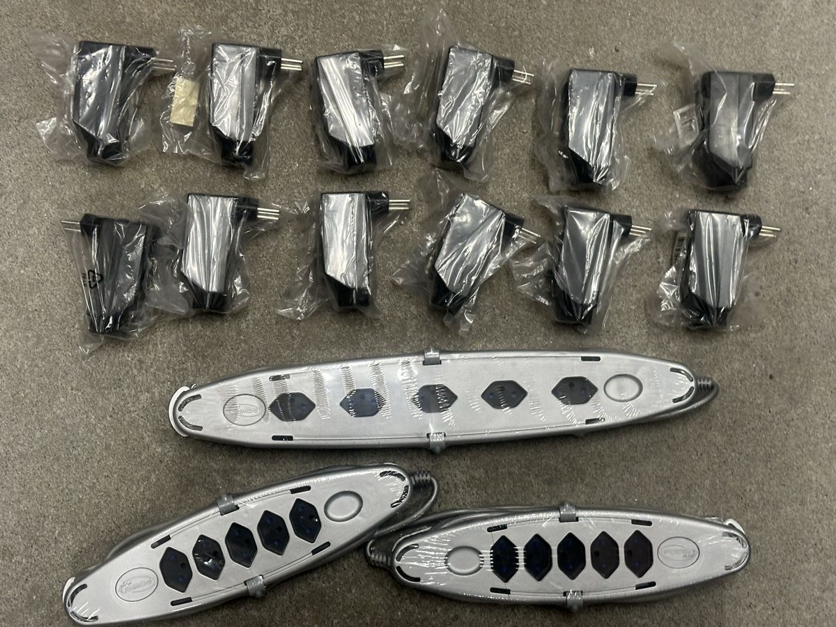 Spine: Abzweigstecker und Steckerleisten Set – Usato da Deitingen venduto da Himhip