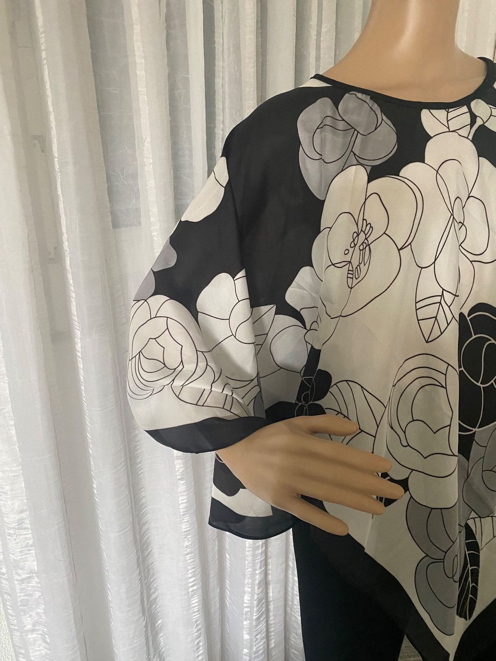Camicette: edler/stylischer Blusen-Poncho,Silk-Feeling,1 Size – Nuovo e nell'imballaggio originale da Winkel venduto da ferrari2022 4