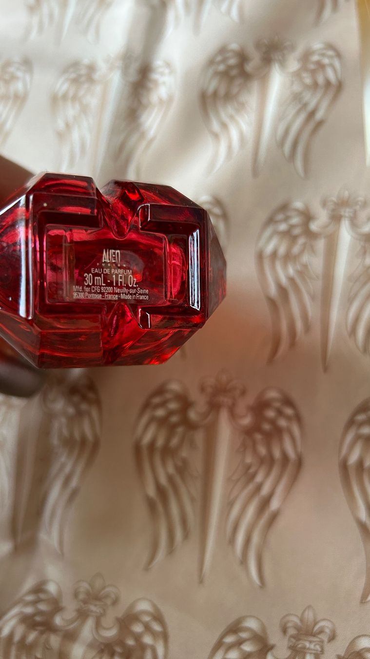 Mugler Parfum & Eau de Toilette: Mugler Alien Eau Sublime, Alien Aura, Alien Fusion – Gebraucht aus Schaan von  3