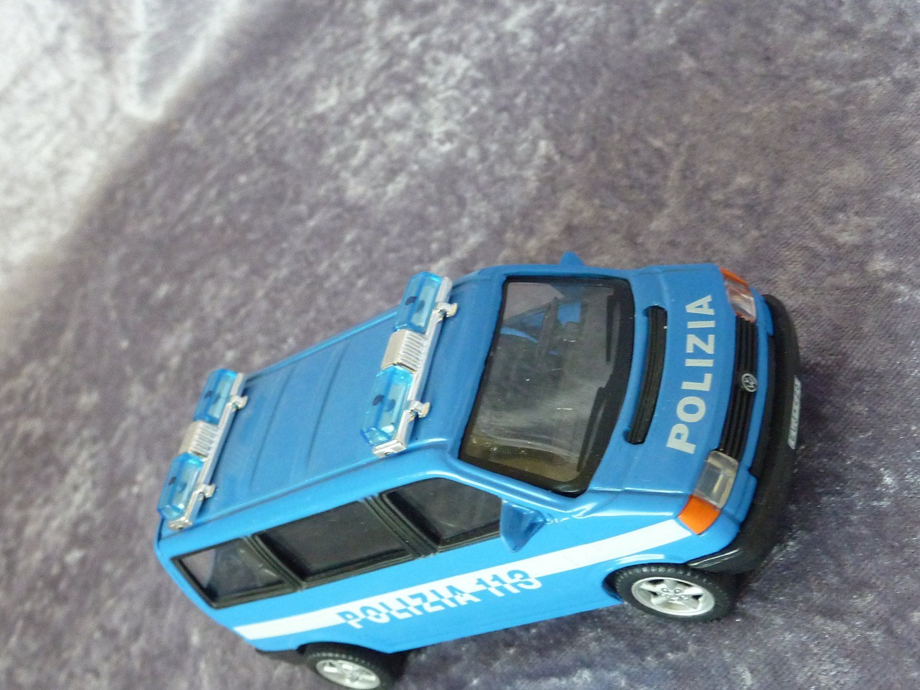 Volkswagen Modellautos: VW Bus T4 Policia 113  1:43 – Gebraucht aus Dürrenäsch von modellautos4you 5
