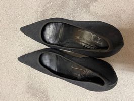 Elegant Black Pumps