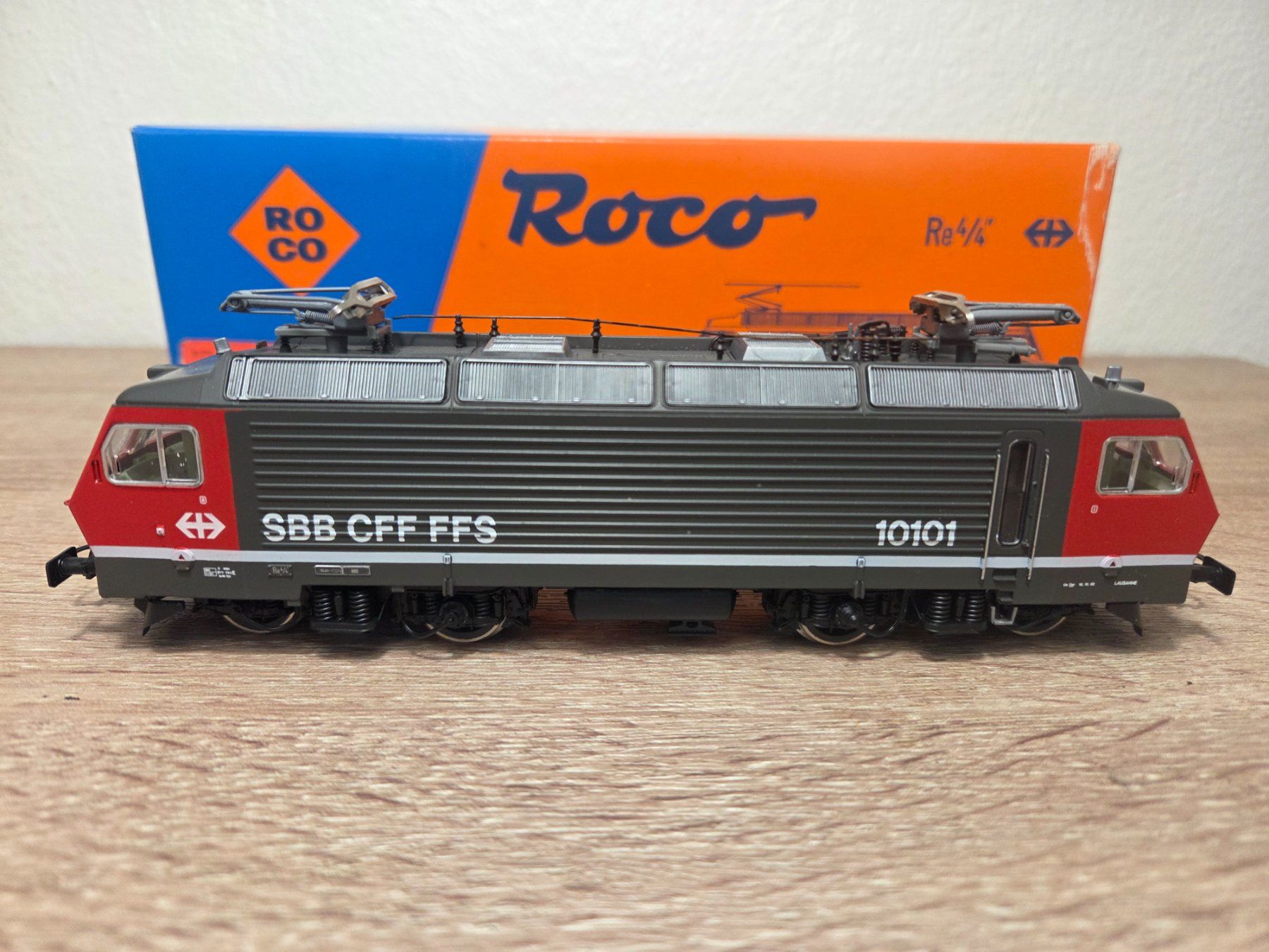 Roco Modellini di ferrovie: Roco 04178 B E-Lok 10101 SBB H0 (1) – Usato da St-Aubin-Sauges venduto da Lo_Go 1