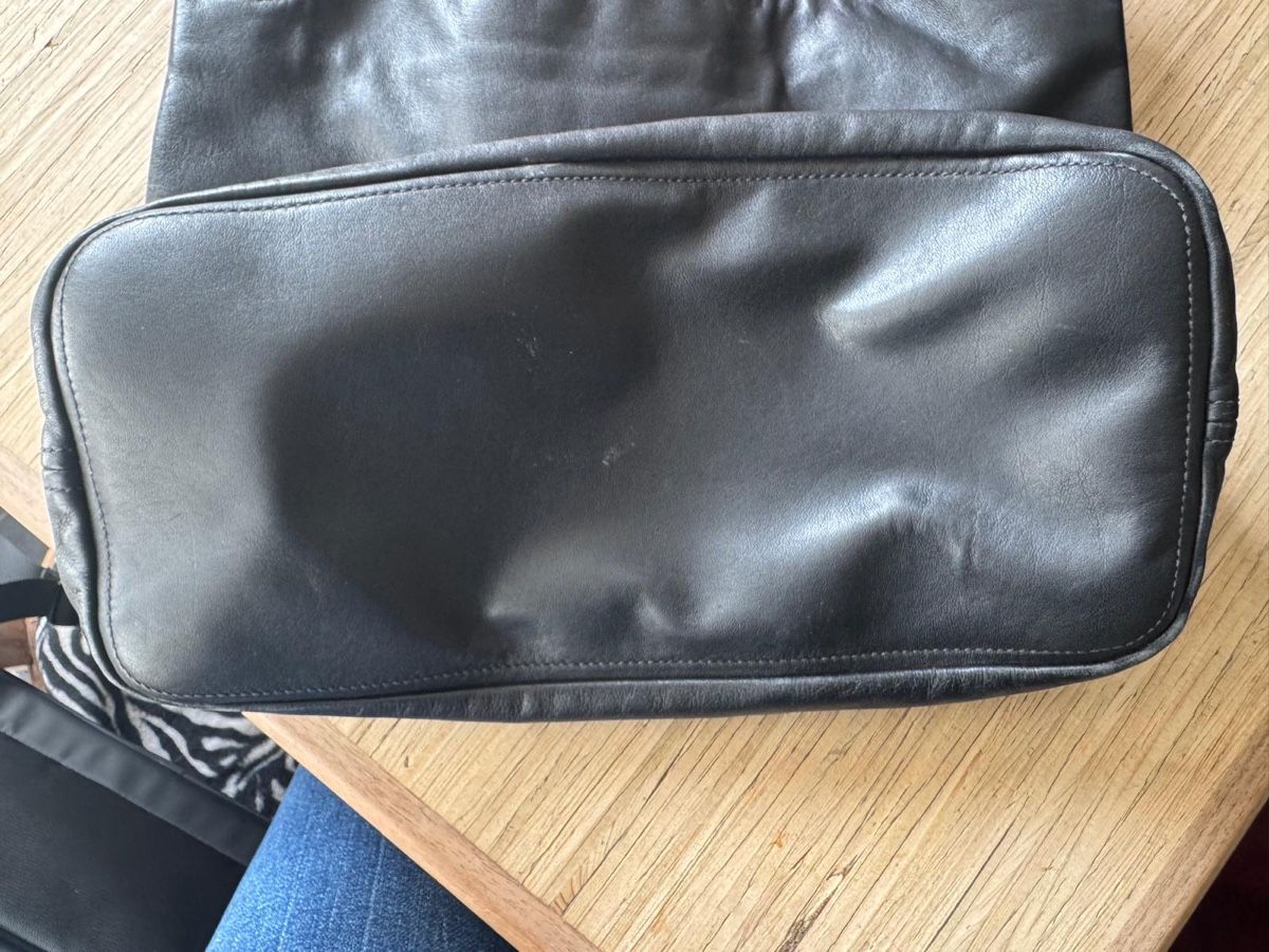 Prada Sacs: Schwarze Prada Tasche – D'occasion à Chur par lis_7y2r 2