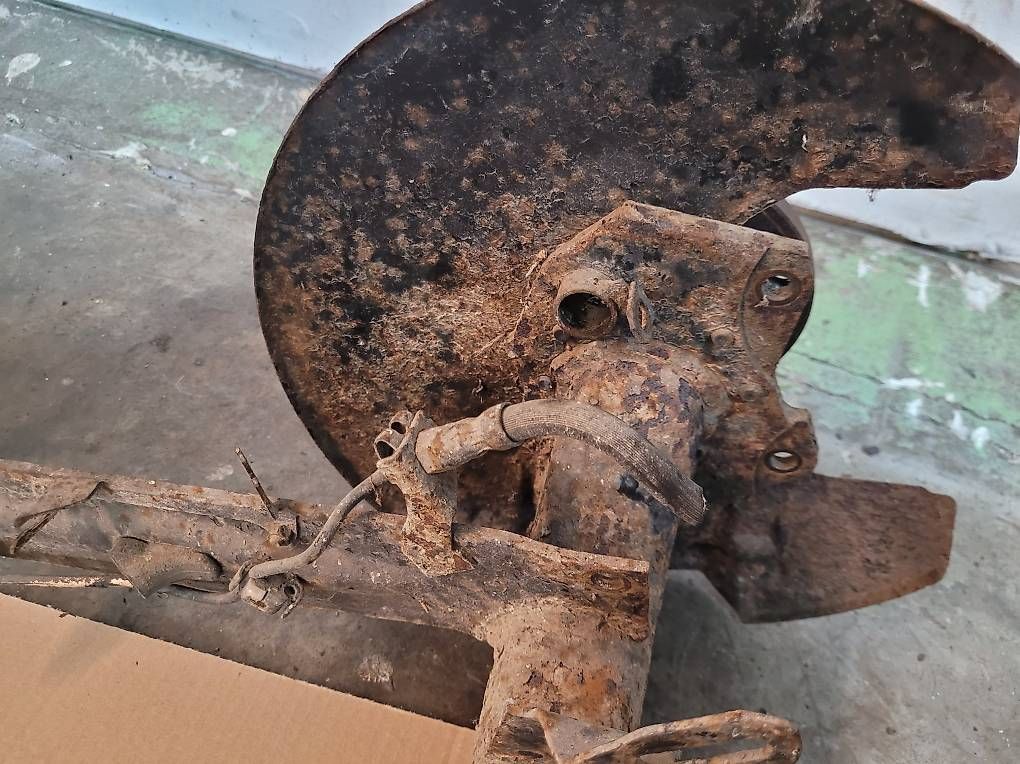 Tutti pezzi di ricambio auto: Audi Coupè Typ 81 Hinterachse ABS – Usato da Oberwangen TG venduto da tetzi10 2