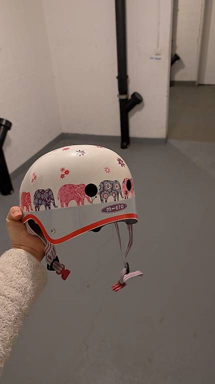 Casques: MICRO Kinder-Helm mit Elefanten-Motiv – D'occasion à Pfäffikon SZ par Nadine.Jordan 2