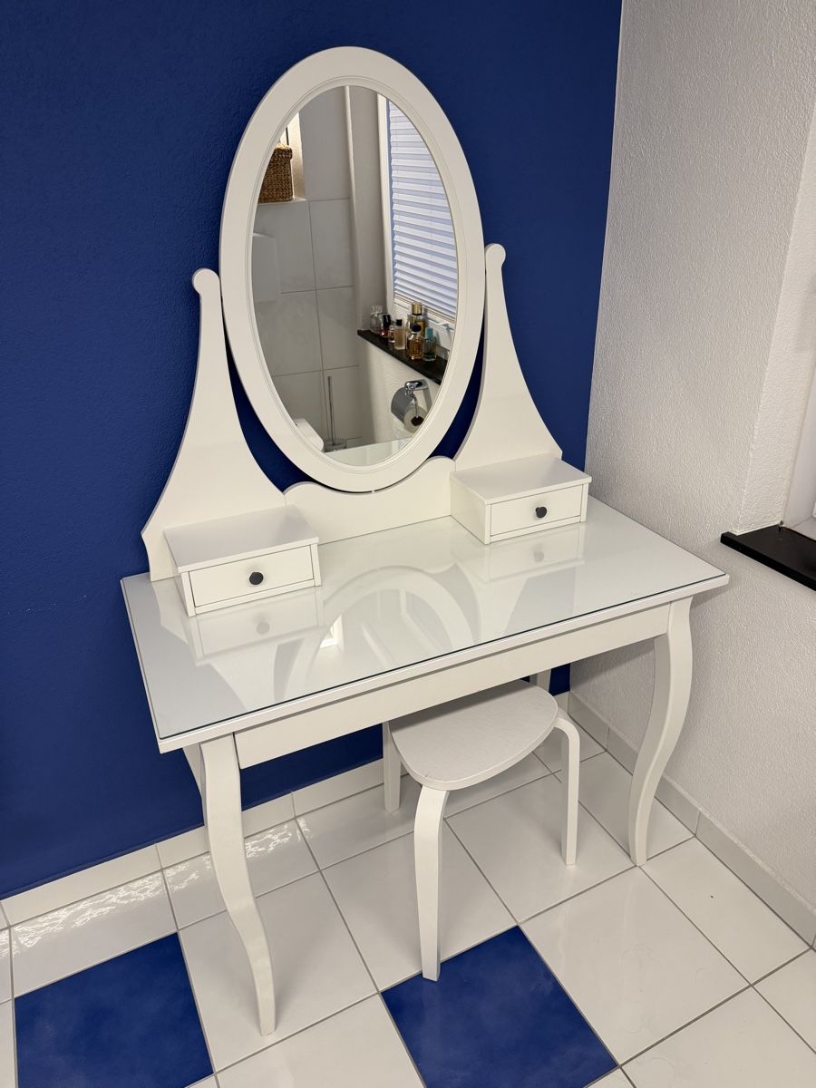 Ikea Tavoli da trucco: HEMNES Schminktisch mit Spiegel – Usato da St. Gallen venduto da lare2000