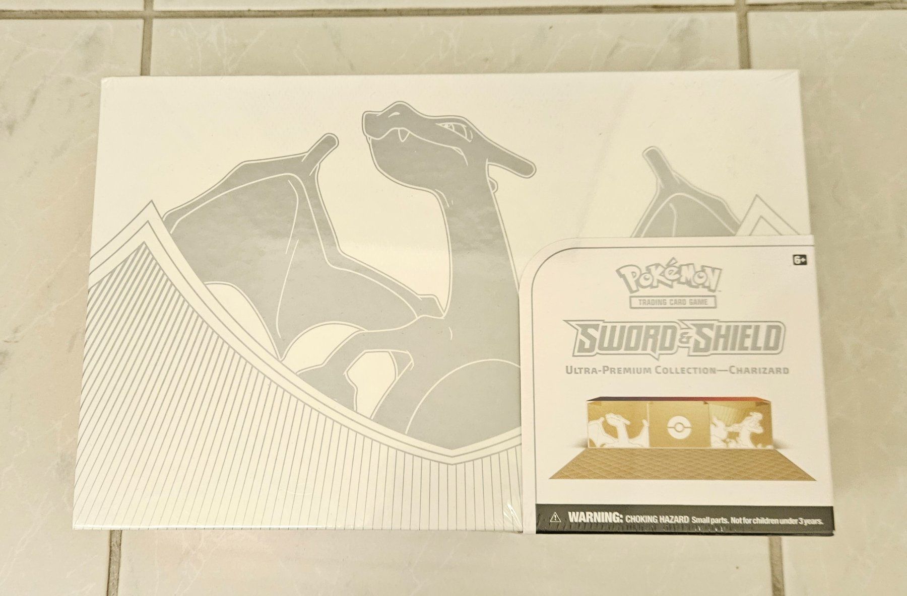 Pokémon Cartes à collectionner: Pokémon Charizard Ultra Premium Collection Box – Neuf avec emballage d'origine à Regensdorf par 8Collect
