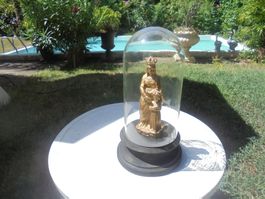 Antike Skulptur unter Glasdom ca. 1920