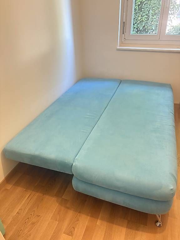 Sofas: Türkises Sofa – Gebraucht aus Glattbrugg von BALZA. 2