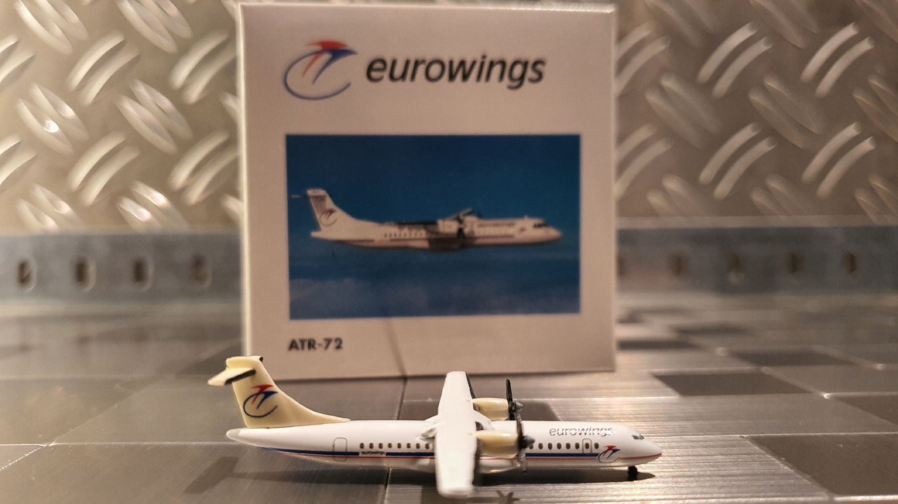 Herpa Kit di modellismo & Modellini statici: HERPA EUROWINGS ATR-72 – Usato da Männedorf venduto da Modellbau-wyss