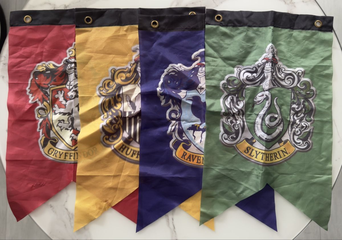 Bandiere: # HARRY POTTER - 4 Fahnen # – Usato da Bolligen venduto da secondhand-with-love