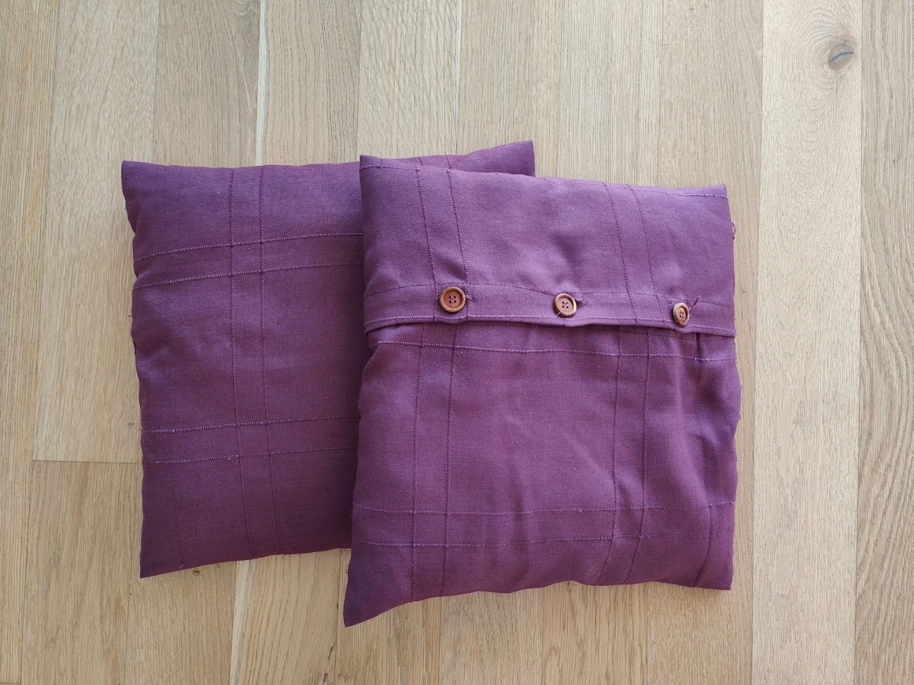 Cuscini: Set aus 2 Quadratischen Violette Sofa-/Dekokissen – Usato da Birmensdorf ZH venduto da LucaToni02