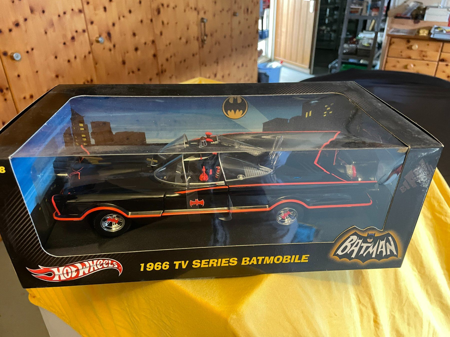 Hot Wheels Voitures modèles: Hot wheels Bat Men  batmobile 1966    1:18 – Neuf avec emballage d'origine à Wohlen AG par Erelpowerline