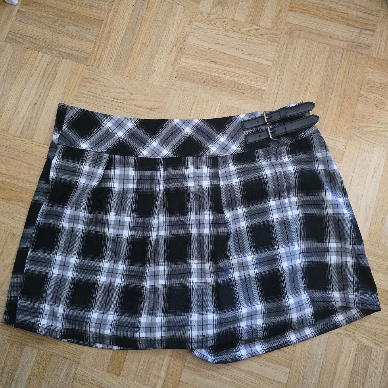 C&A Gonne: Clockhouse Plaid Mini Skort (size 42) – Usato da Basel venduto da DaniJohni