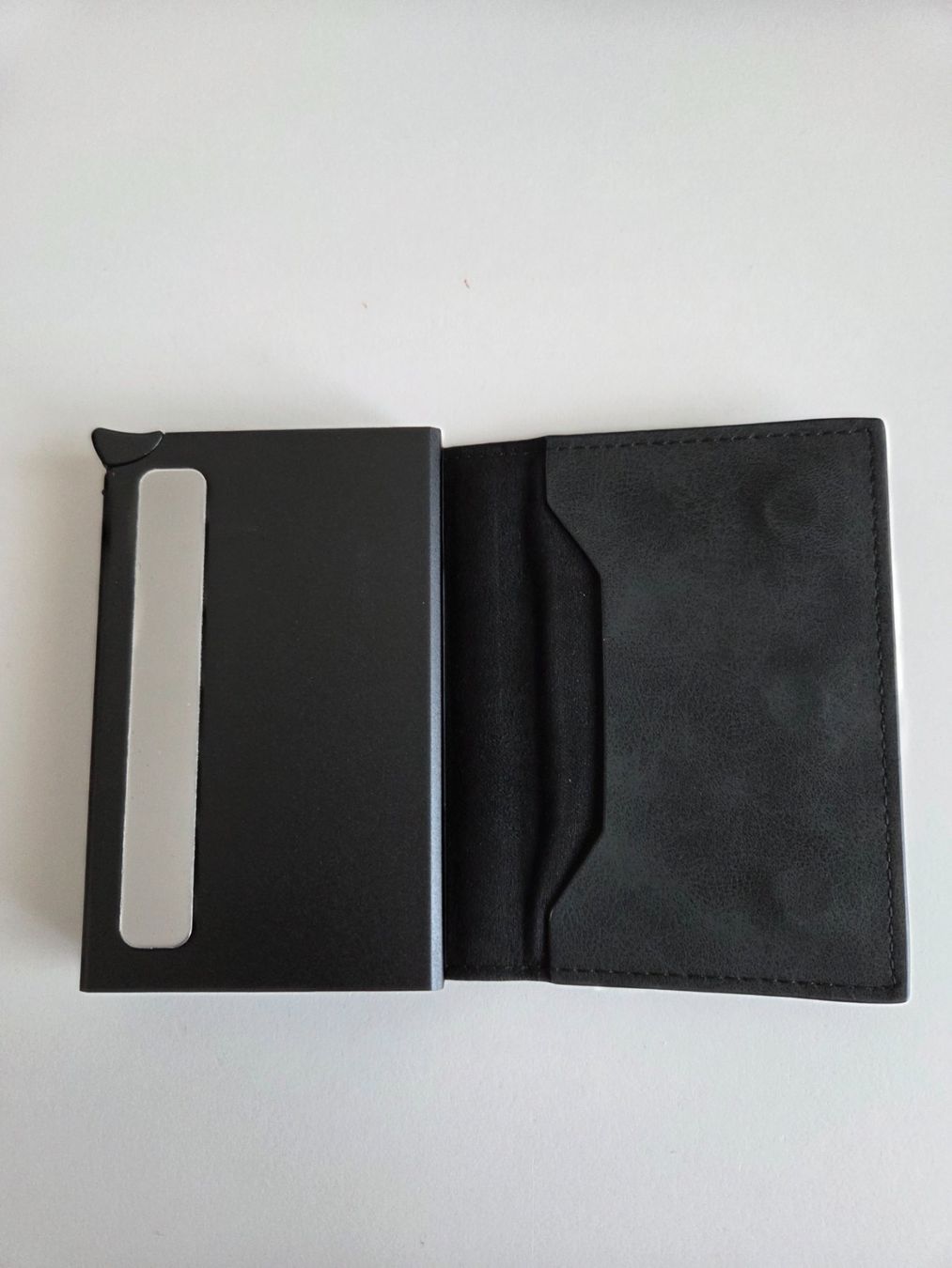 Portefeuilles: Smart Wallet schwarz | ESSENTIALBAG – D'occasion à Erlen par cera72 1