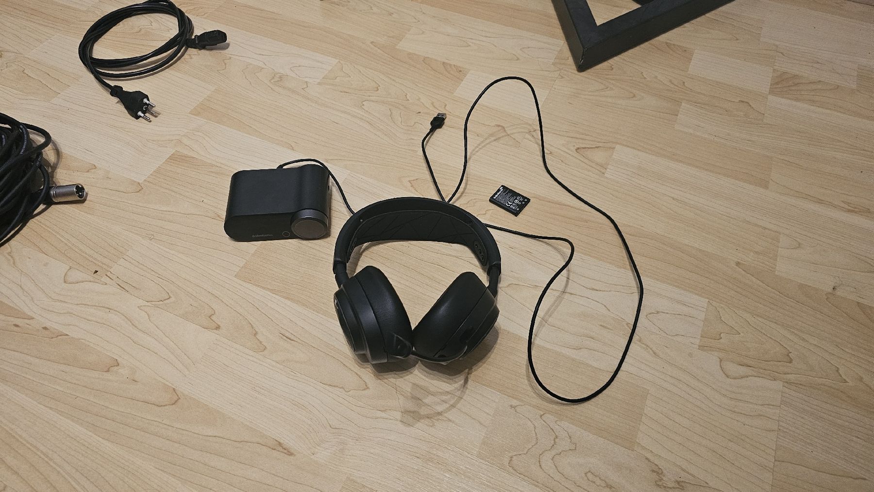 Steelseries Cuffie: SteelSeries Arctis Nova Pro – Nuovo (secondo la descrizione) da Rafz venduto da djstanzdenek 2