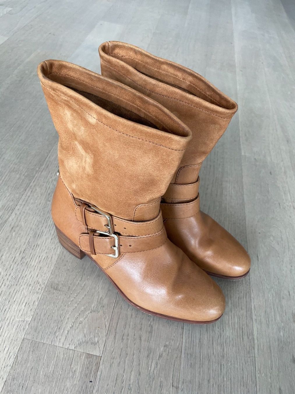 Scarpe da donna: BOTTES UTERQÜE – Usato da Morges venduto da Igp10