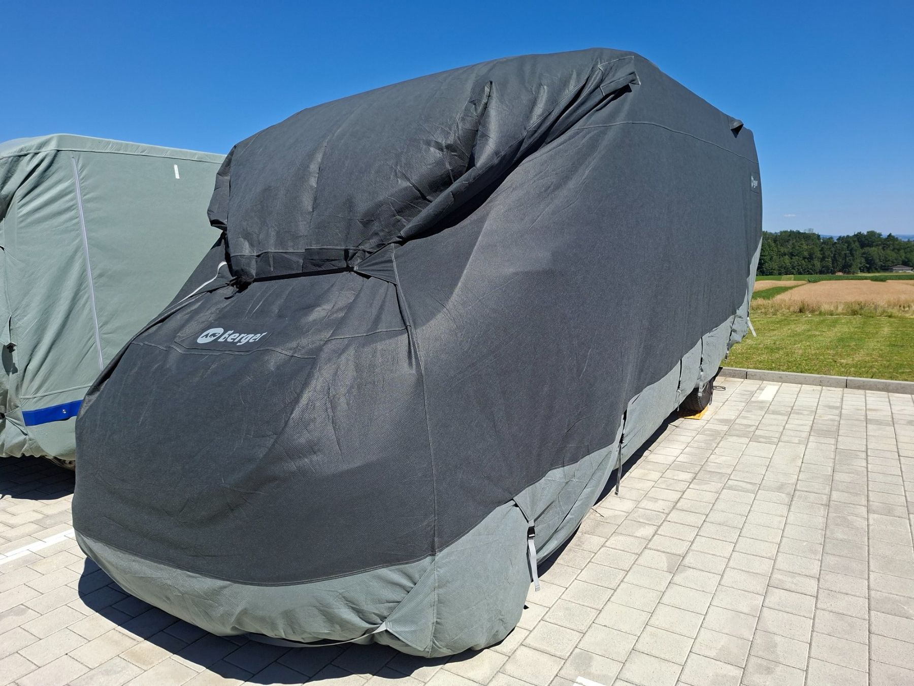 Mobile-home: Wohnmobilschutzhülle Berger – D'occasion à Frasnacht par fbf
