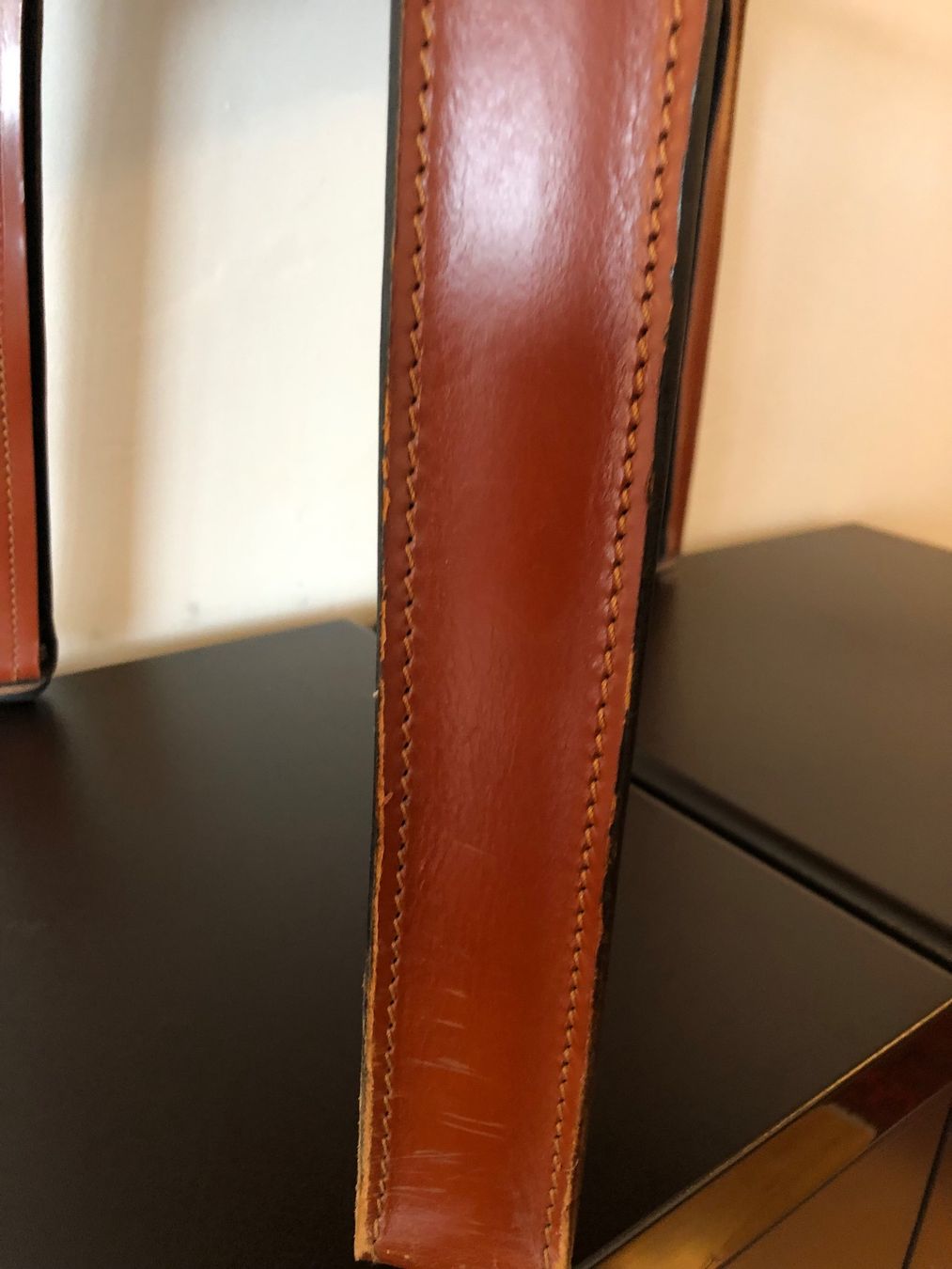 Cassina Sedie: Chaise Cassina Cab cuir Mario Bellini – Usato da Icogne venduto da luna.16 5