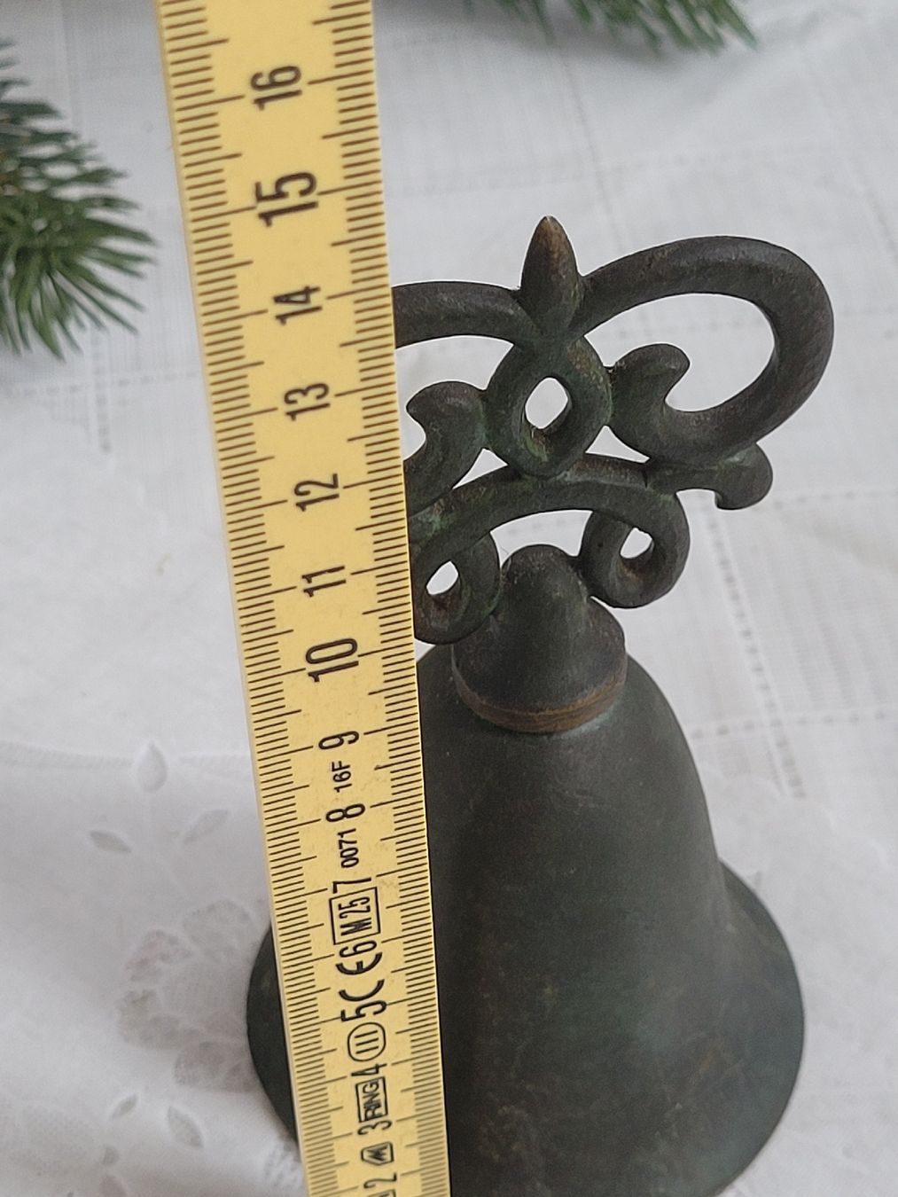 Tutte le decorazioni: Antike Tischglocke 270gr vermutlich Bronze – Usato da Buttikon SZ venduto da Corendo 3