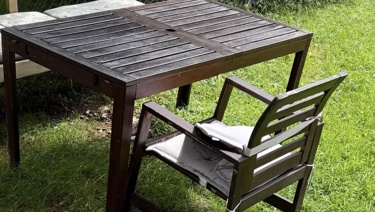 Set di tavolo e panche: Garten tisch  – Usato da Wynau venduto da Ziegler_Secondhand