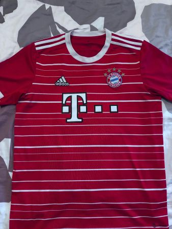 Maillot Bayern Munich Adidas, taille adulte, comme neuf!
