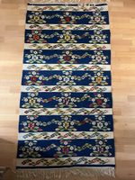 teppich flur gang wolle vintage blumen muster blau 