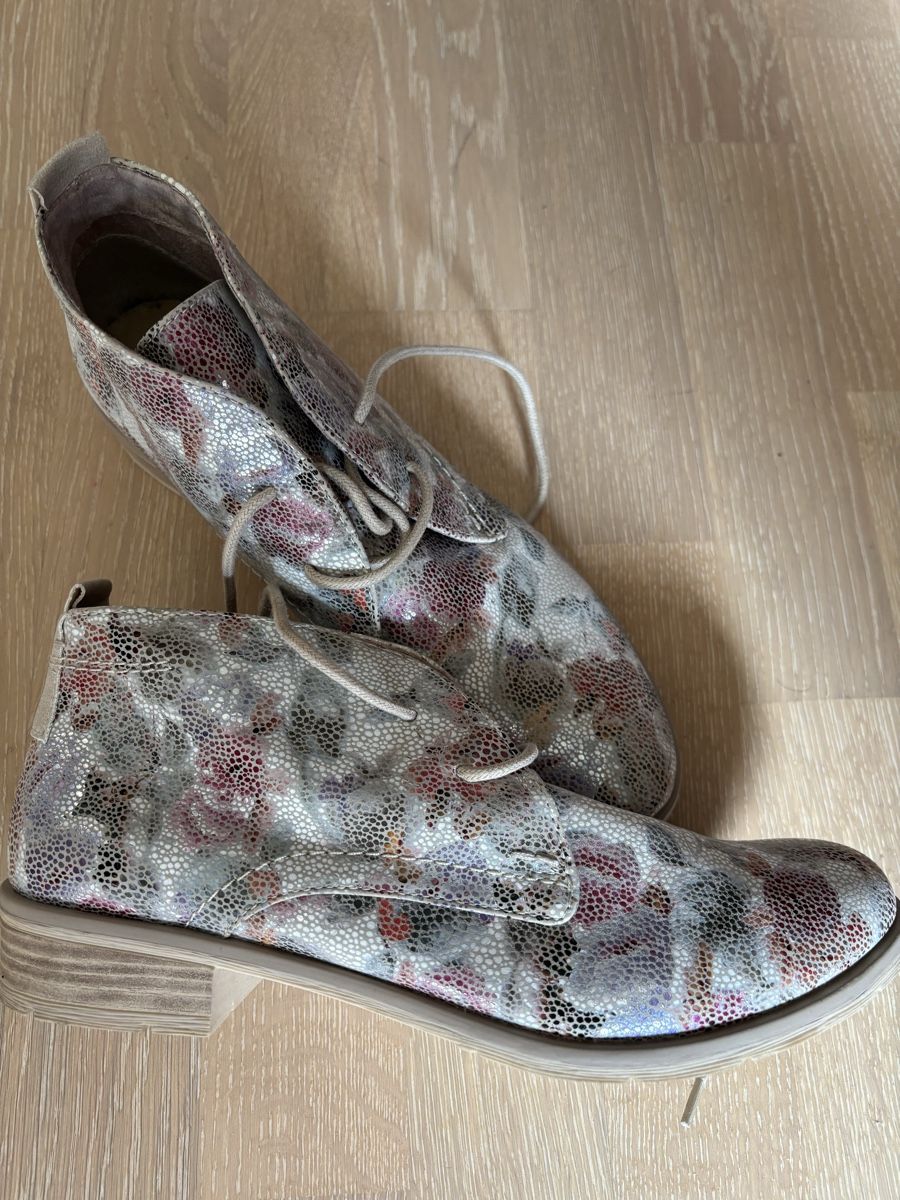 Damenschuhe: Schöne Frühlings Boots mit Blumenmuster, Grösse 40 – Neu (gemäss Beschreibung) aus Wald AR von bertli00 1