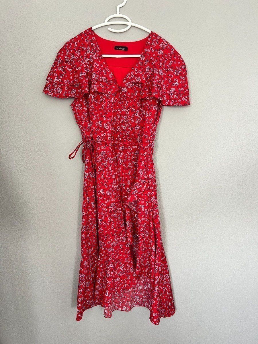 Boohoo Kleider: rotes Boohoo Kleid, Size 36 – Gebraucht aus Muri b. Bern von SigridW