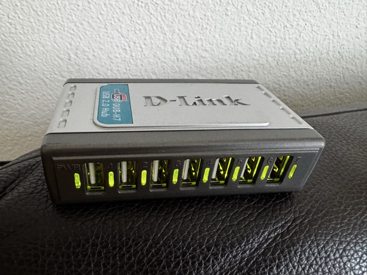 Dlink Hub & Switch: D-Link USB Hub mit 4 x USB Kabel – Usato da Zürich venduto da 1cut2 1