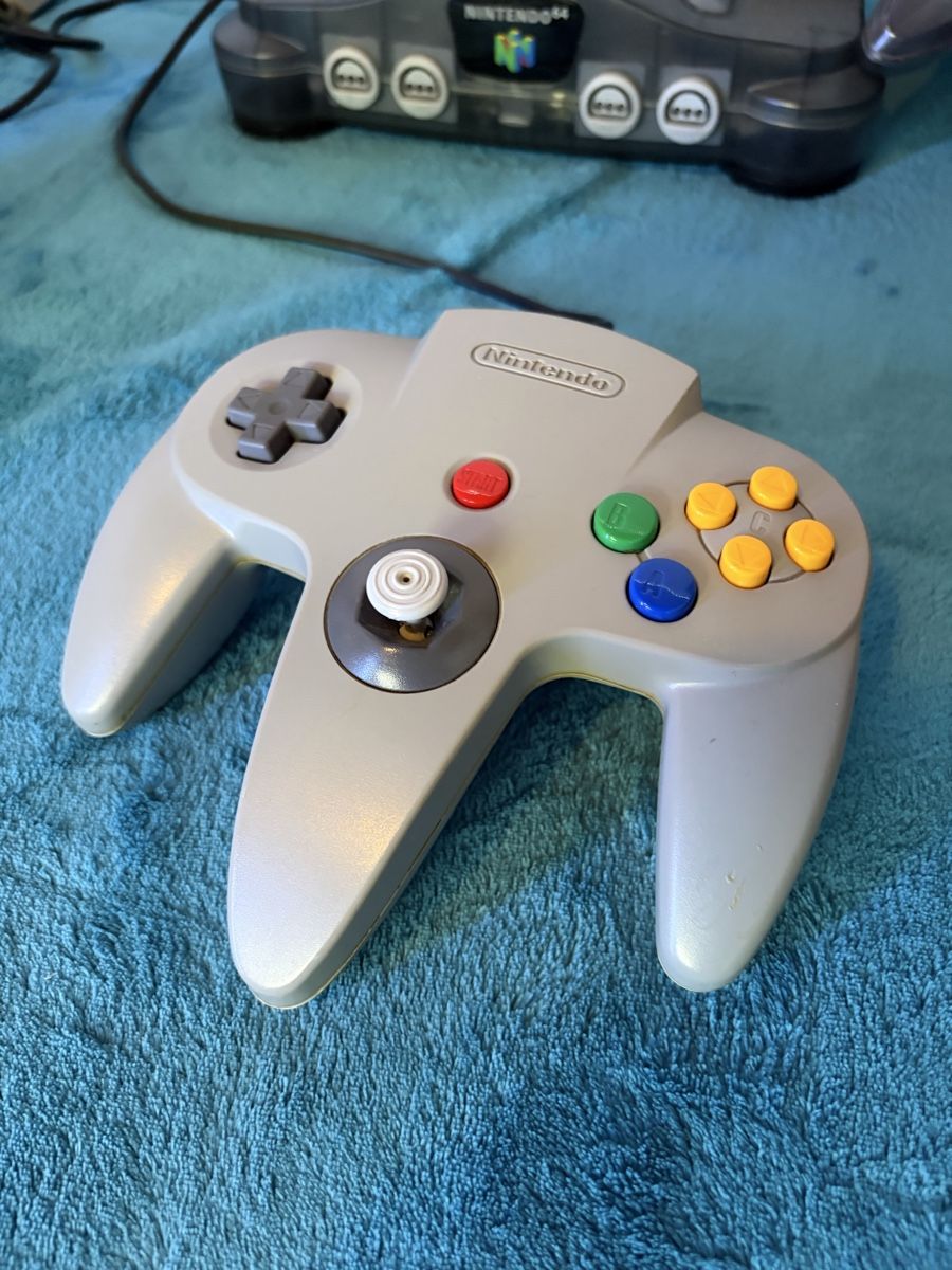 Nintendo Console: Console Nintendo 64 (smoke black) – Usato da Vuadens venduto da vin_p8k5 1